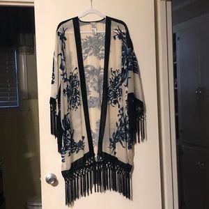 Chico’s fringed kimono